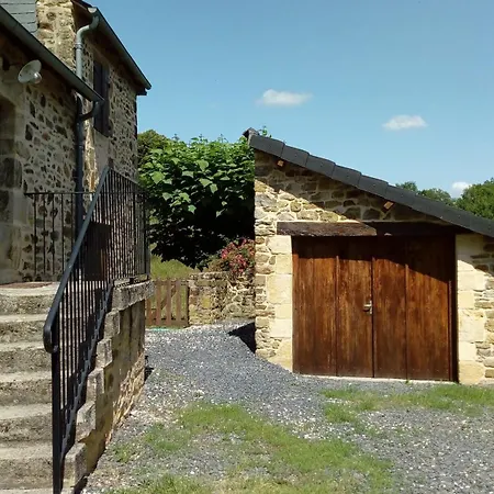 Chez La Louise Terrasson-Lavilledieu